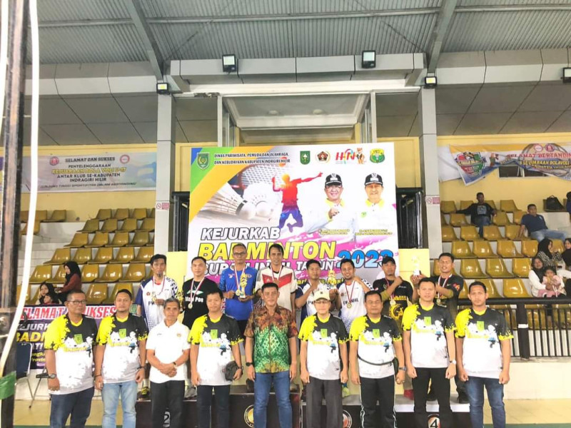 Ganda Putra Badminton PWI Inhil Juara Kejurkab Inhil 2023