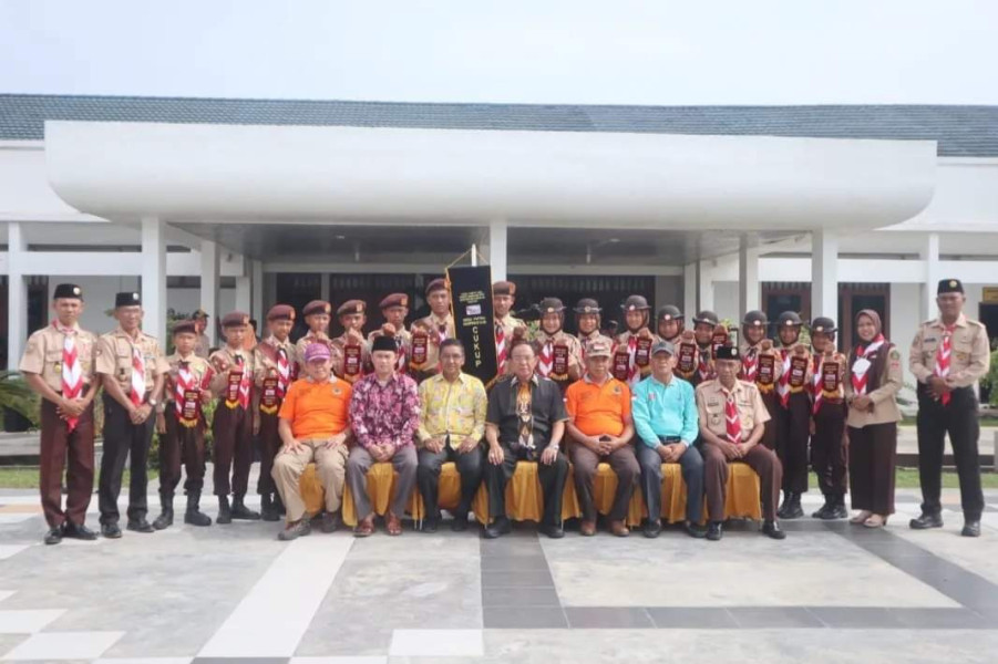 bupati terima kunjungan silaturahmi para peserta Lomba Tingkat IV Regu Pramuka Penggalang.